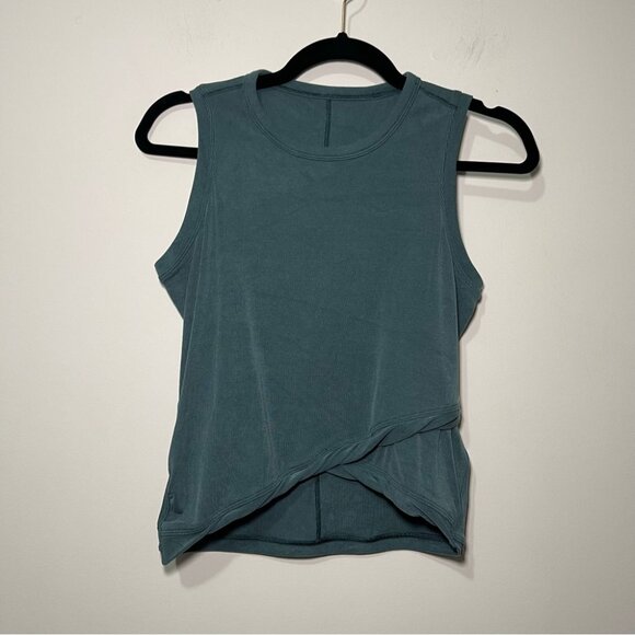 Lululemon women’s Jasper Green Do the Twist sporty Cropped tank top in size US 4 - Picture 3 of 9